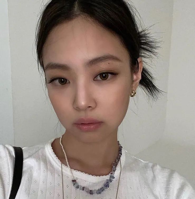 jennie凭什么被称为人间香奈儿,jennie身材五五分人间香奈儿
