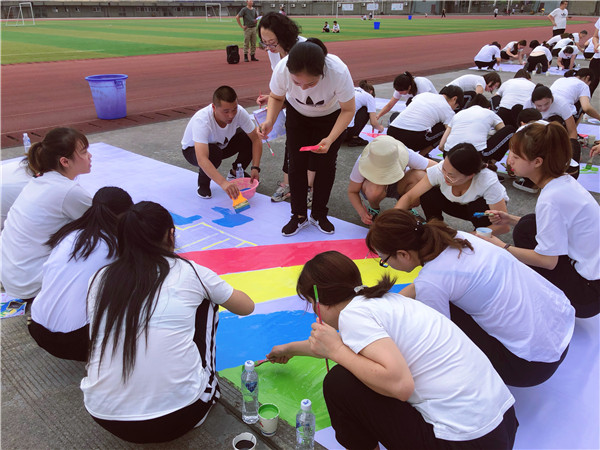 艰难险阻何所惧乘风破浪再起航荥经县严道二小教育集团开展团队建设拓展训练