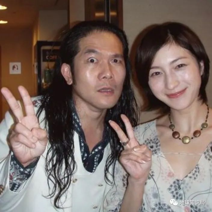 每年倒贴给8万成年男子，这国的收养怪癖，合法