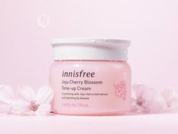 素颜霜推荐公认好用遮瑕持久不掉,怎么选适合自己肤色的素颜霜