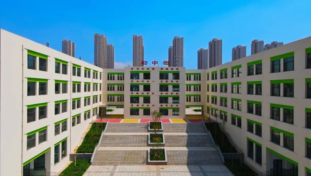 秋高气爽景致新！晋城这所新学校令人称奇