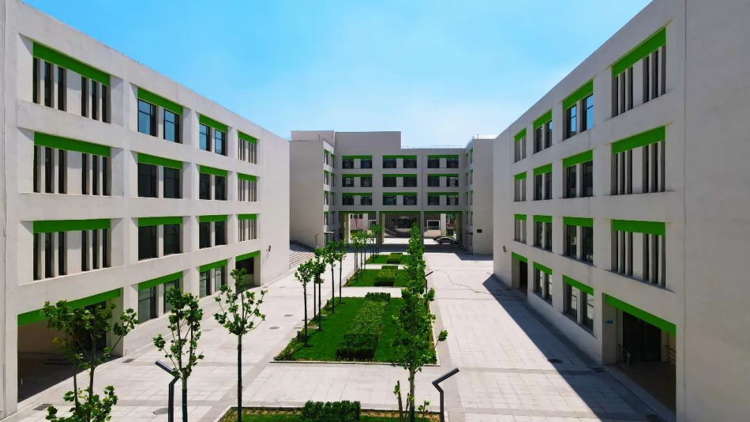 秋高气爽景致新！晋城这所新学校令人称奇
