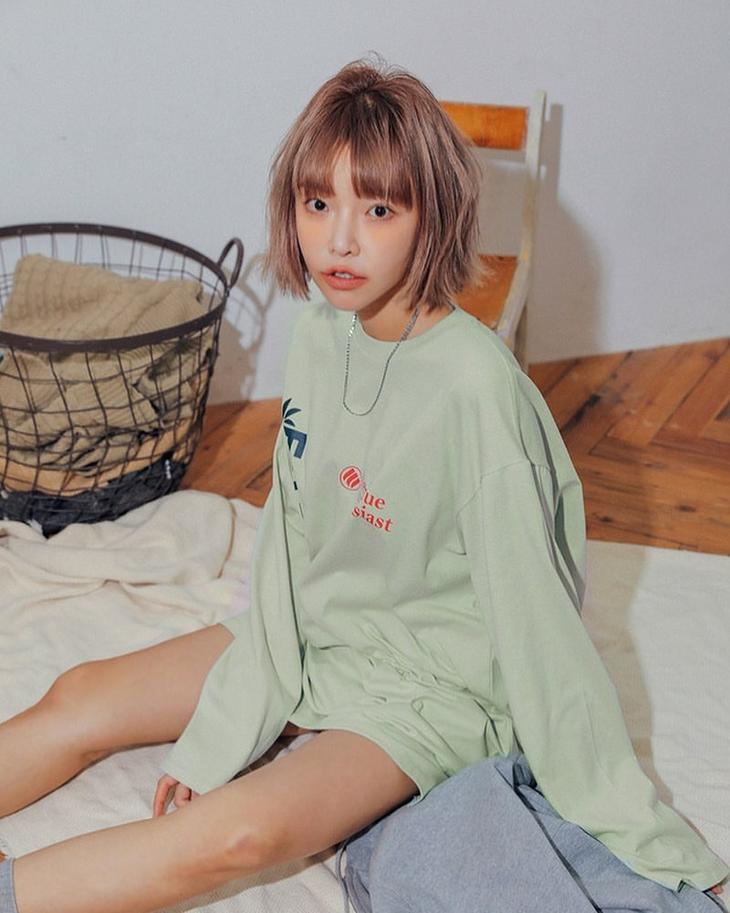 无帽卫衣虞书欣,虞书欣的衣服到底有多少钱