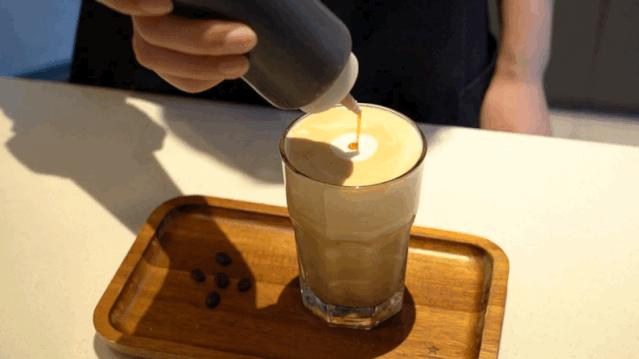 藏在咖啡里的爱意！星巴克用心荟萃饮品全新上市！又带着限定款周年庆杯子来圈粉了