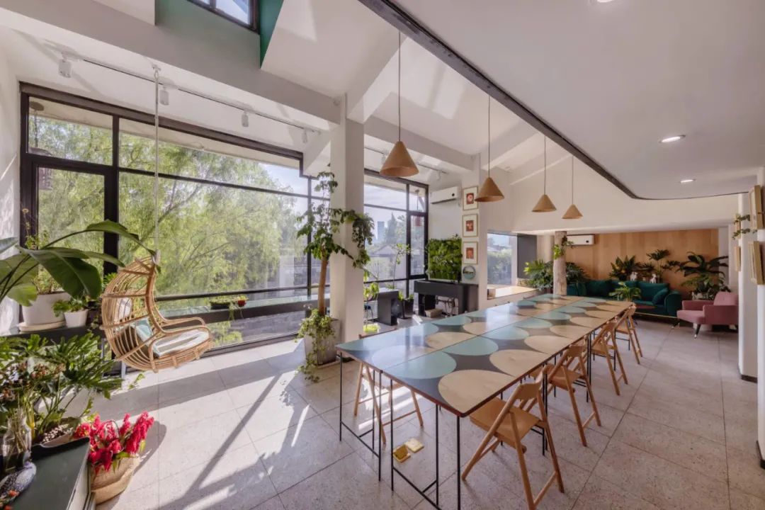 今天，中秋邂逅国庆！拱墅一身“红妆”一城月色，映照万千团圆至味！