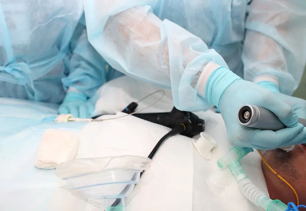 “实在太香了”阿姨差点窒息！医生：这病凶险，最近高发