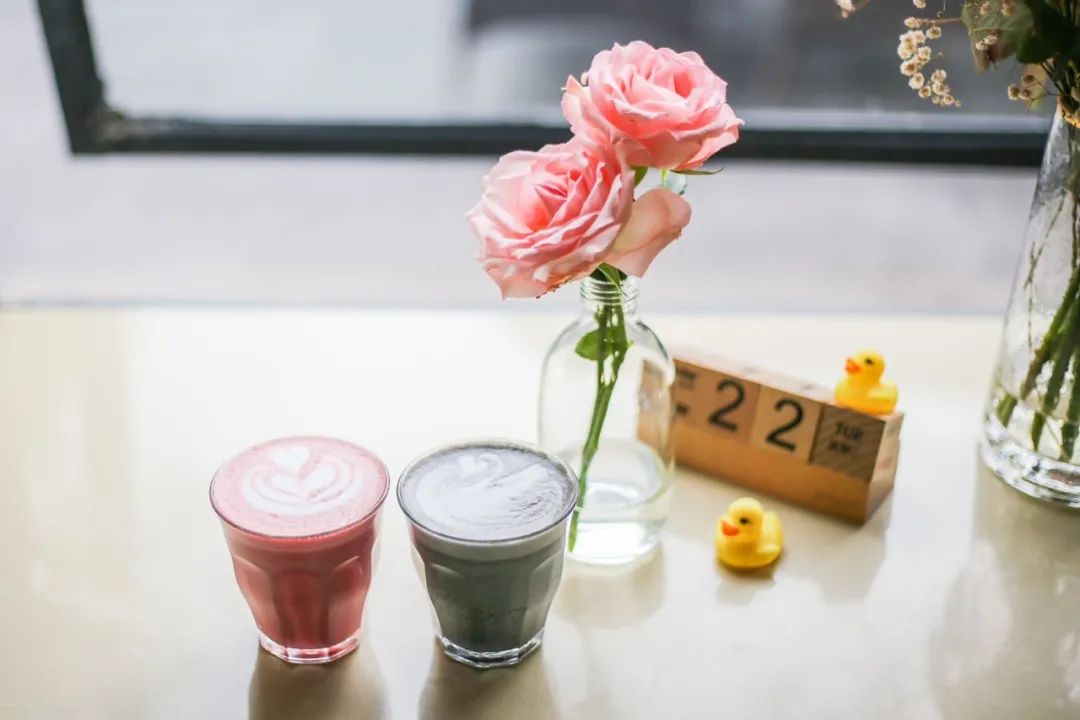 篮球场绿茵场,虹口足球场附近有篮球场