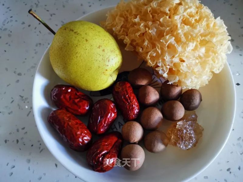 一日吃三个枣容颜不会老,一日吃三蒸枣终身不显老