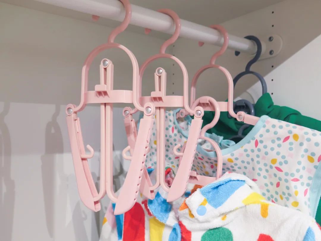 多功能可伸缩折叠衣架省空间,又方便又省空间的折叠衣架