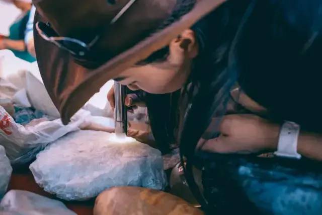 在新疆能买到正宗和田玉吗,在哪能买到正宗和田玉