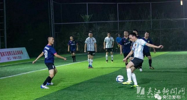 绿茵场上的争霸赛,绿茵足球比赛现场