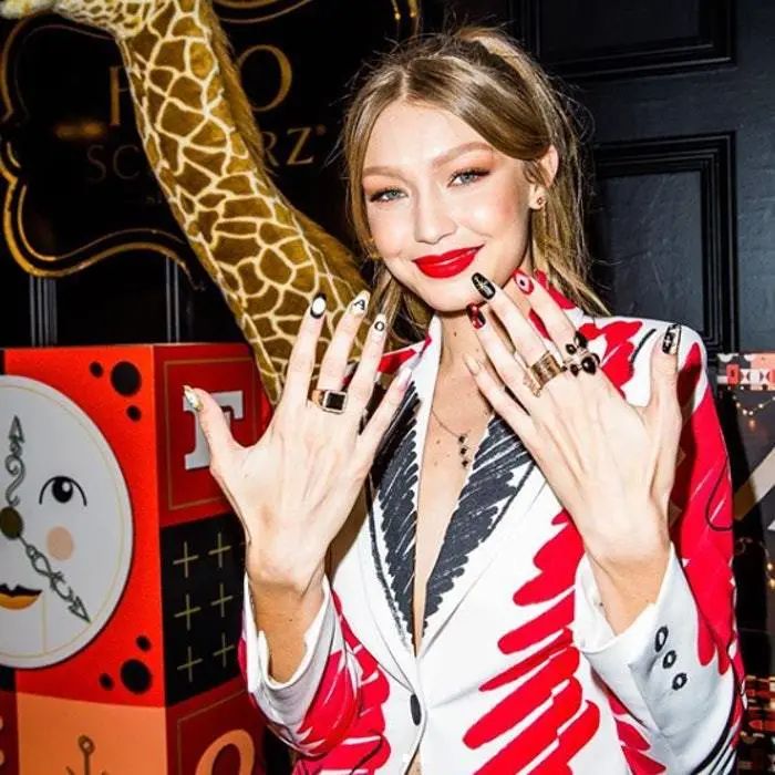 美甲时尚偶像MeiKawajiri，志在让美甲成为一种可以被称为梦想的职业