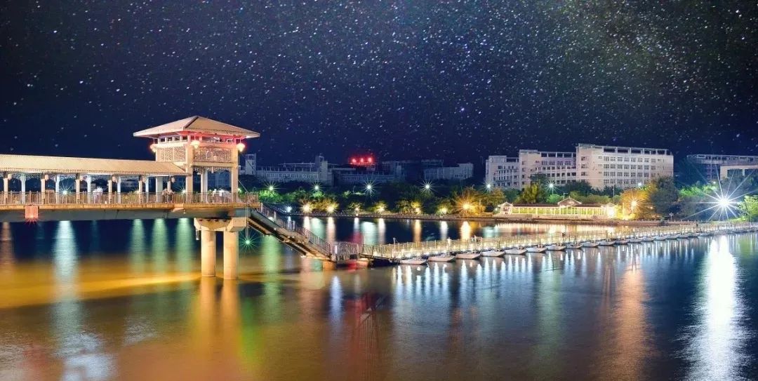 这座绝色山城，藏了一个烟火人间！