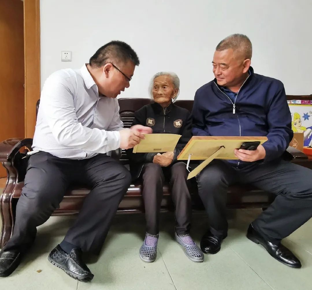 爱的陪伴不缺席图片,爱的陪伴从不缺席