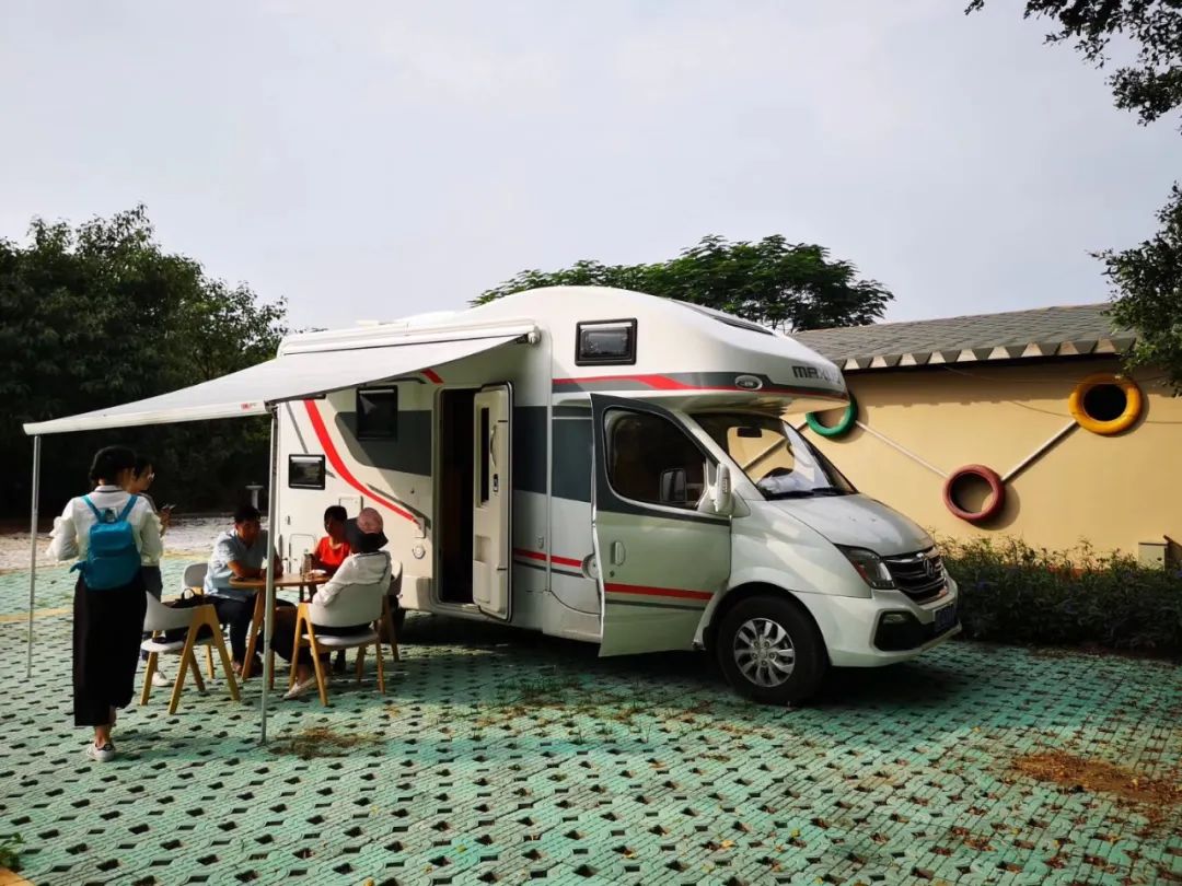 上车旅游打卡,上车打卡下车打卡