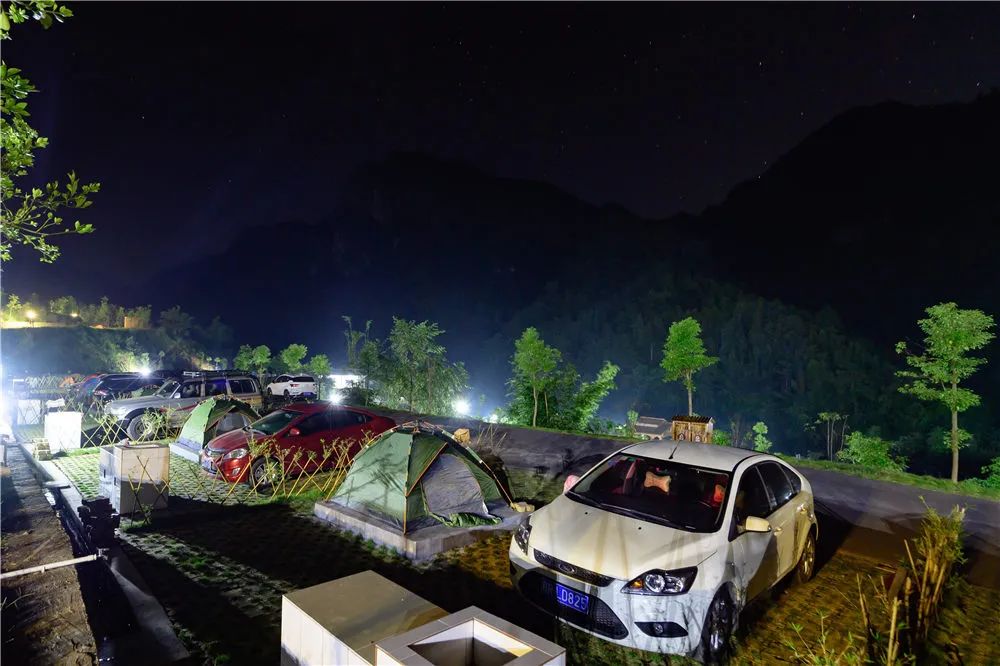 上车旅游打卡,上车打卡下车打卡