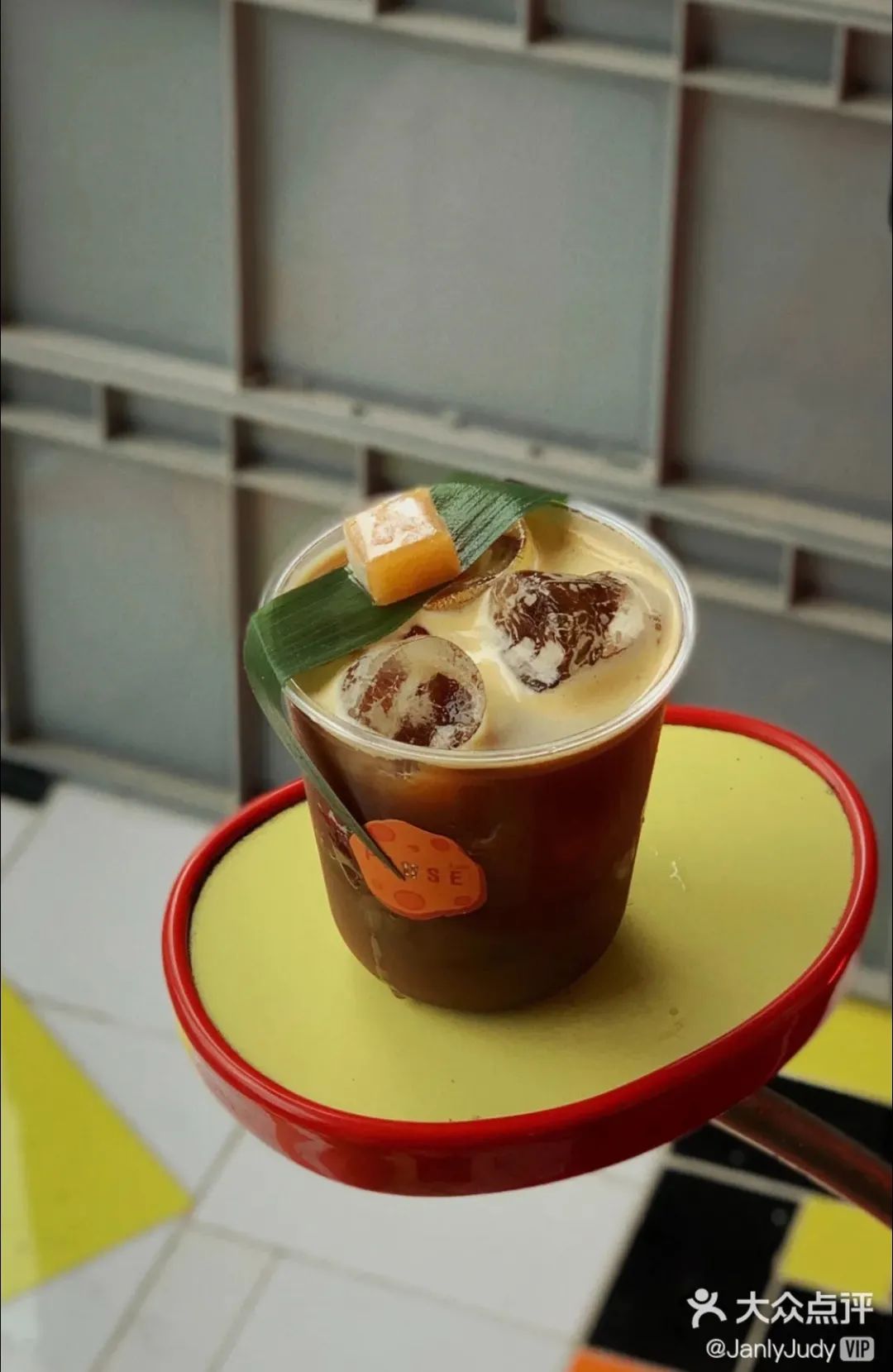 日本空运芝士蛋糕、28元超值特调咖啡...老牌美味or新晋网红，谁会狙中成都人的甜品胃？