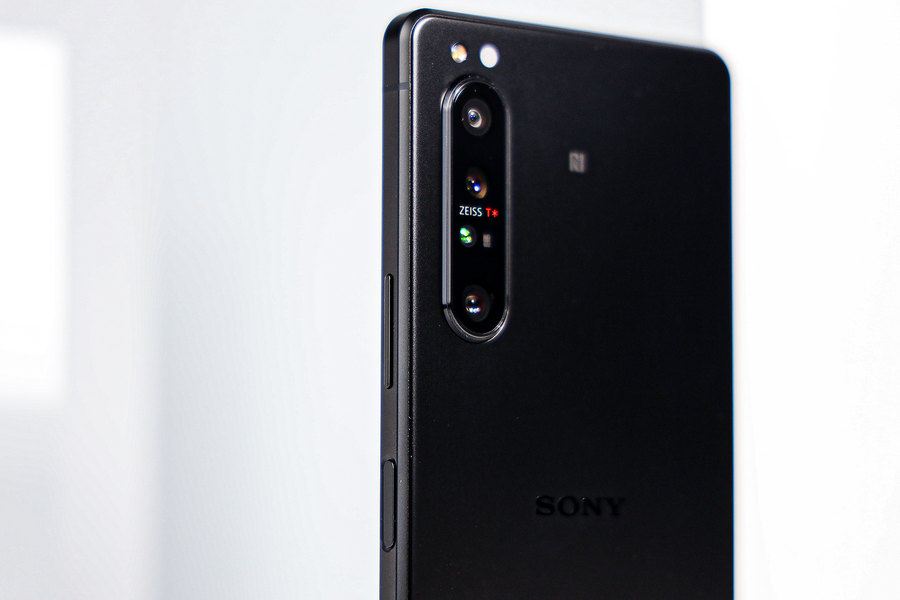 索尼xperia1iii对比苹果13promax,外观与索尼xperia1iv相似的手机