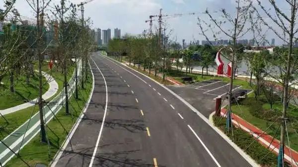 走向我们的小康生活|抖落一身“灰”老工业区“凤凰涅槃”