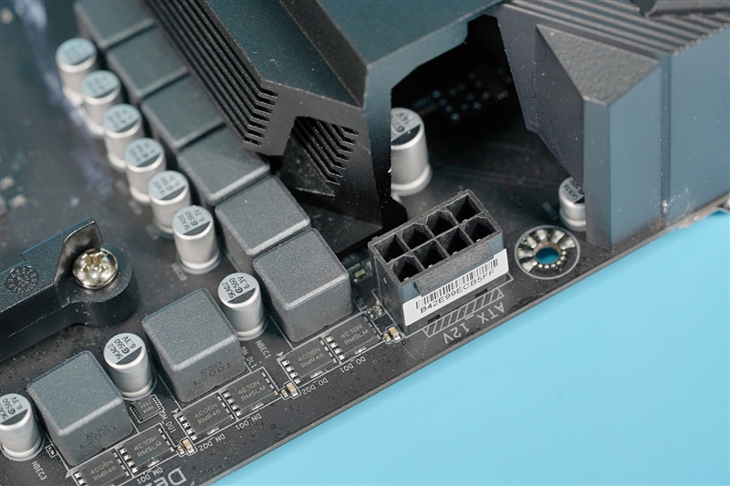 技嘉b550maoruselite对比,技嘉b560maoruselite评测