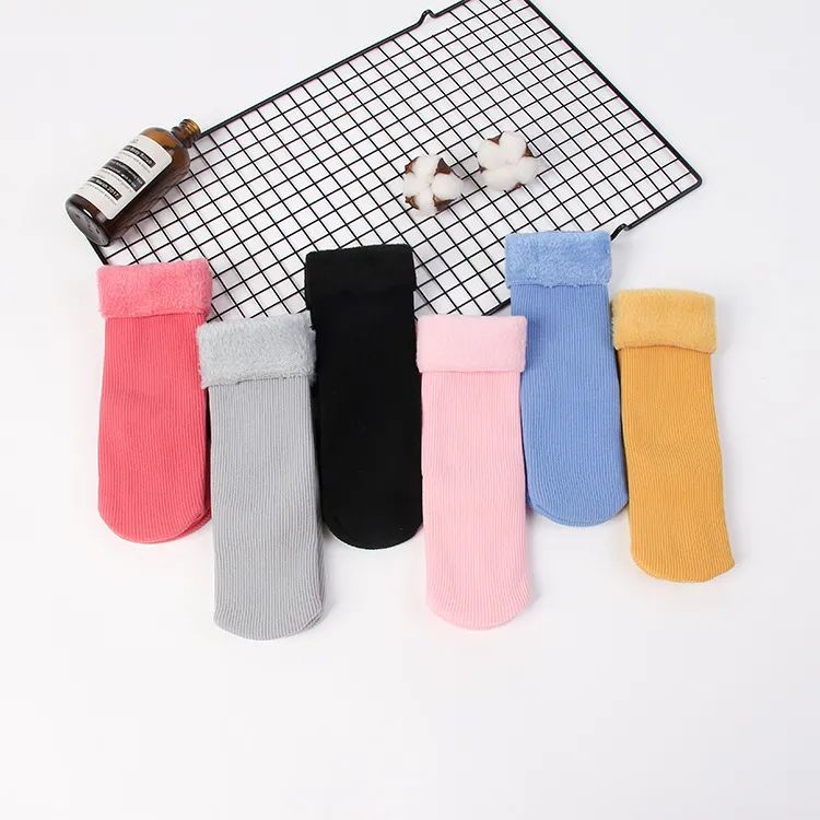 踩在脚下的暖宝宝？穿上1秒暖5℃的雪地袜，循环锁温，透气不臭脚