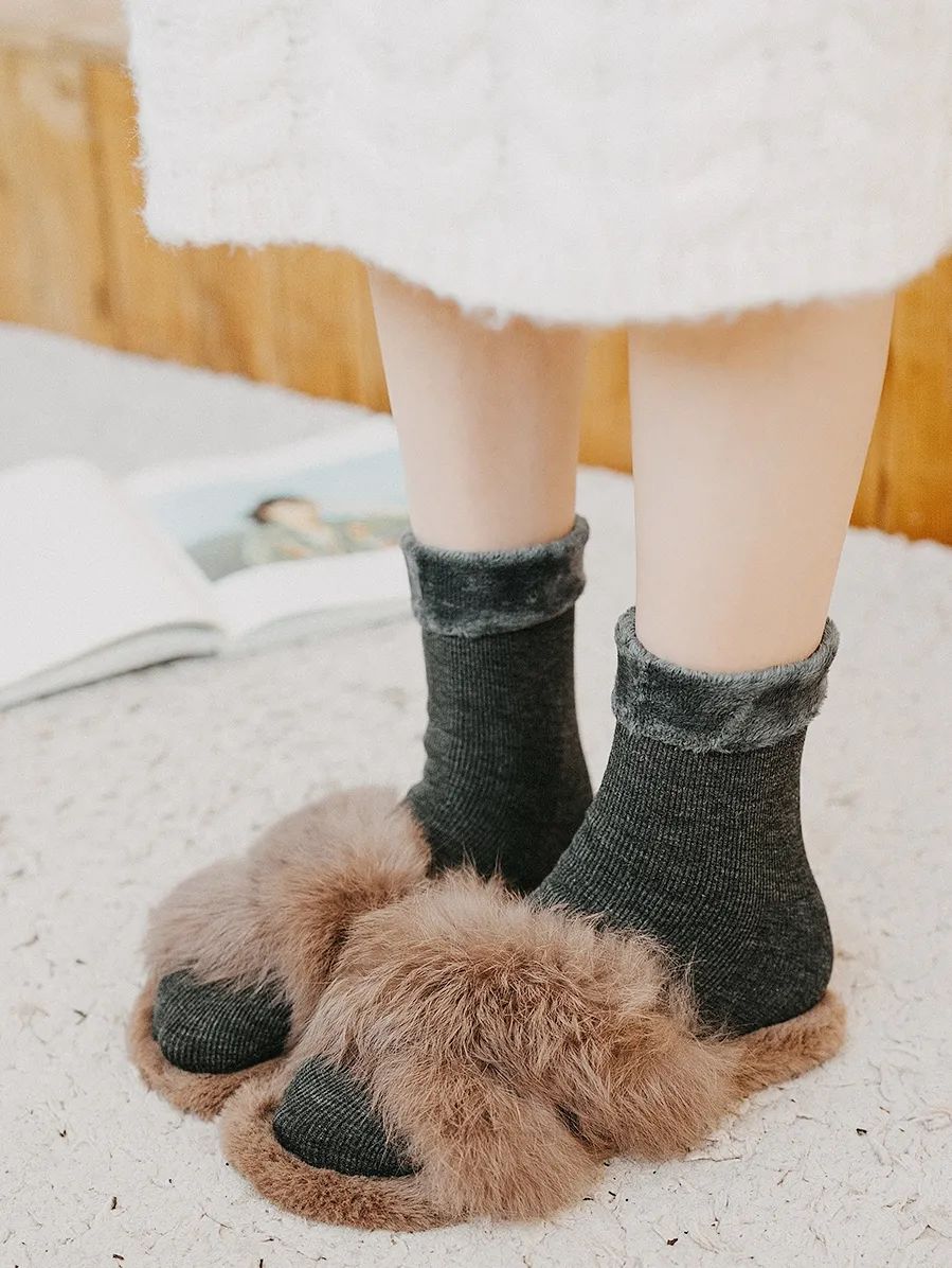 踩在脚下的暖宝宝？穿上1秒暖5℃的雪地袜，循环锁温，透气不臭脚