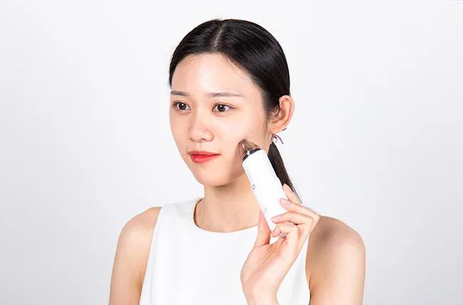 痘痘挤出的白米粒是什么,痘痘挤出来的白色乳浆是什么