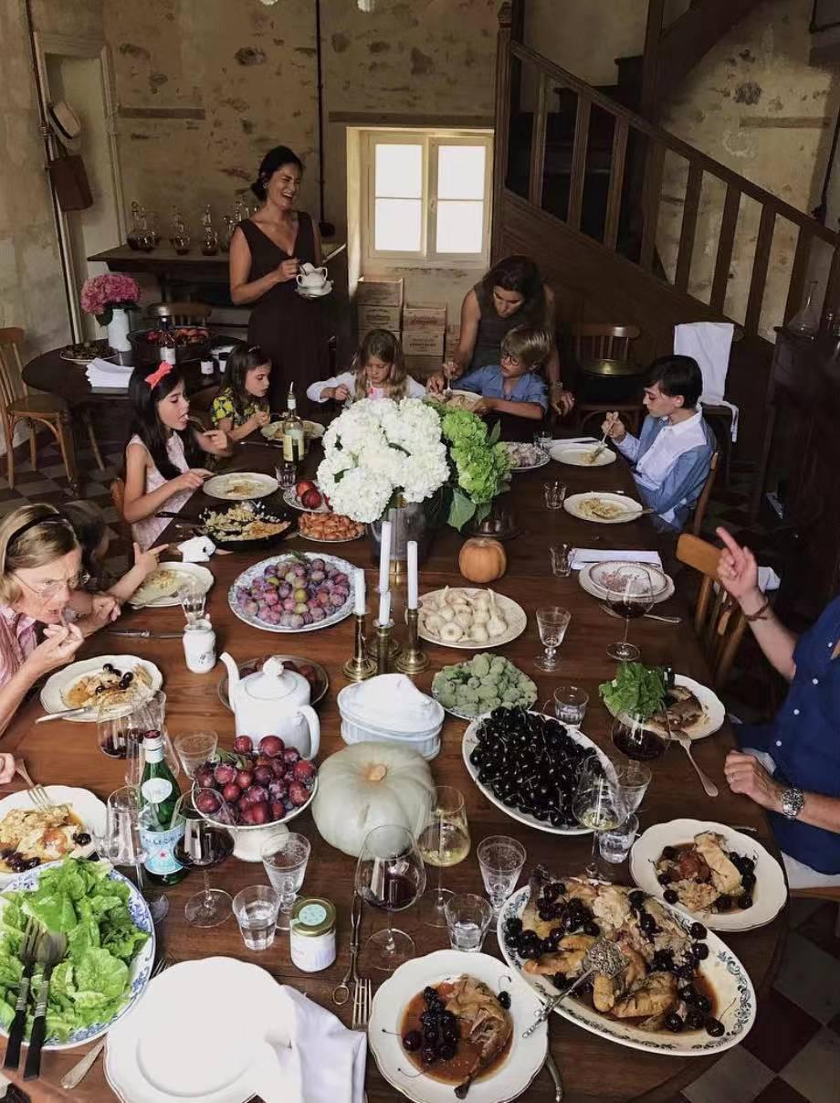 养十几只狗狗博主,网红养小土狗日常