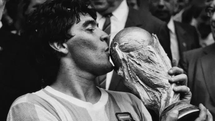 马拉多纳的国家地位,马拉多纳在足球界的地位