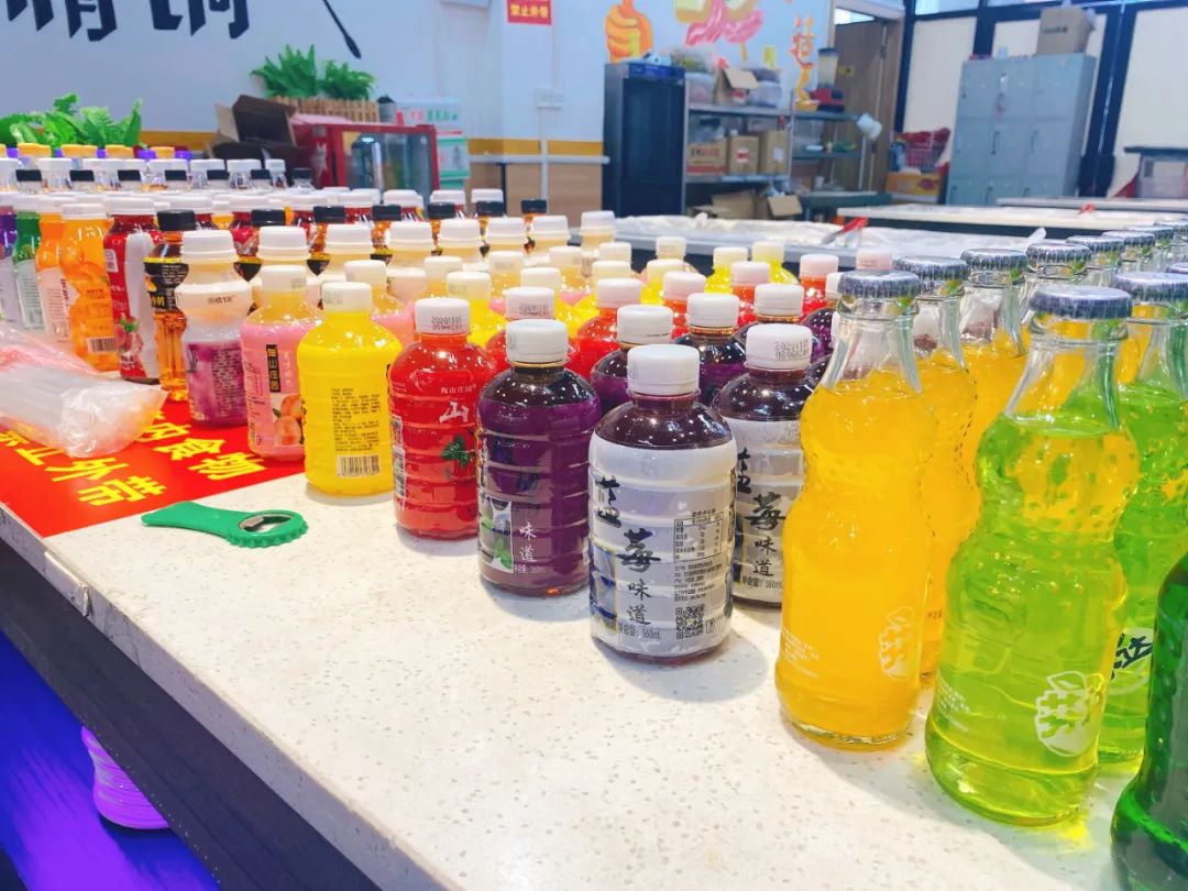 卢氏汉釜宫：海鲜、烤肉、小吃...通通不限量！豪横自助来啦！39.9元购汉釜宫单人自助餐，海鲜、烧烤、牛排、甜点...都是你的！