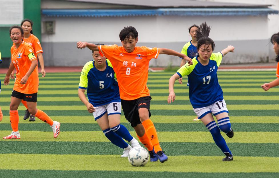 第四届贡嘎杯足球高校组直播,校园足球比赛精彩瞬间贡嘎杯