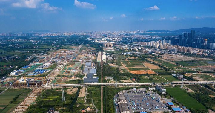 49岁的仓前火车站挥手谢幕它有杭州市区罕见的铁路道口