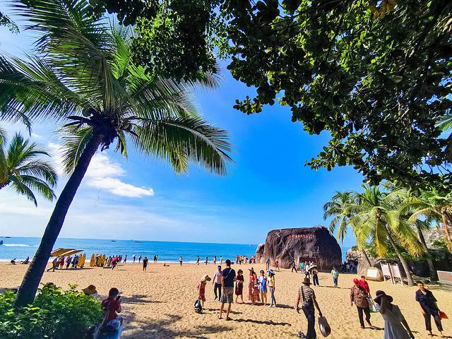 三亚海棠湾吃住攻略,三亚亚龙湾天下第一湾攻略