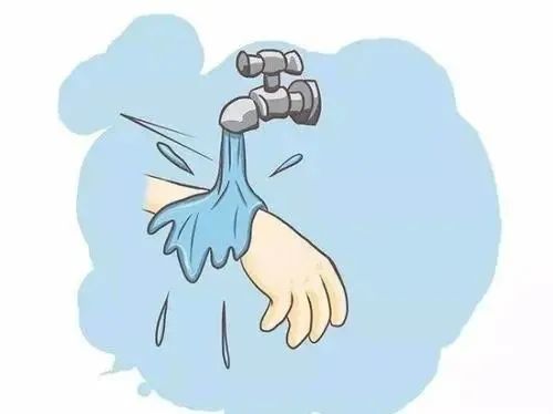 老人在医院上厕所摔倒怎么处理,老人在医院厕所摔倒责任