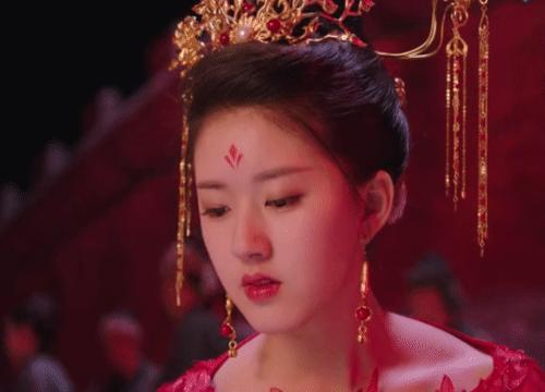 年度会穿榜单来了你爱豆同款都在这儿！快买