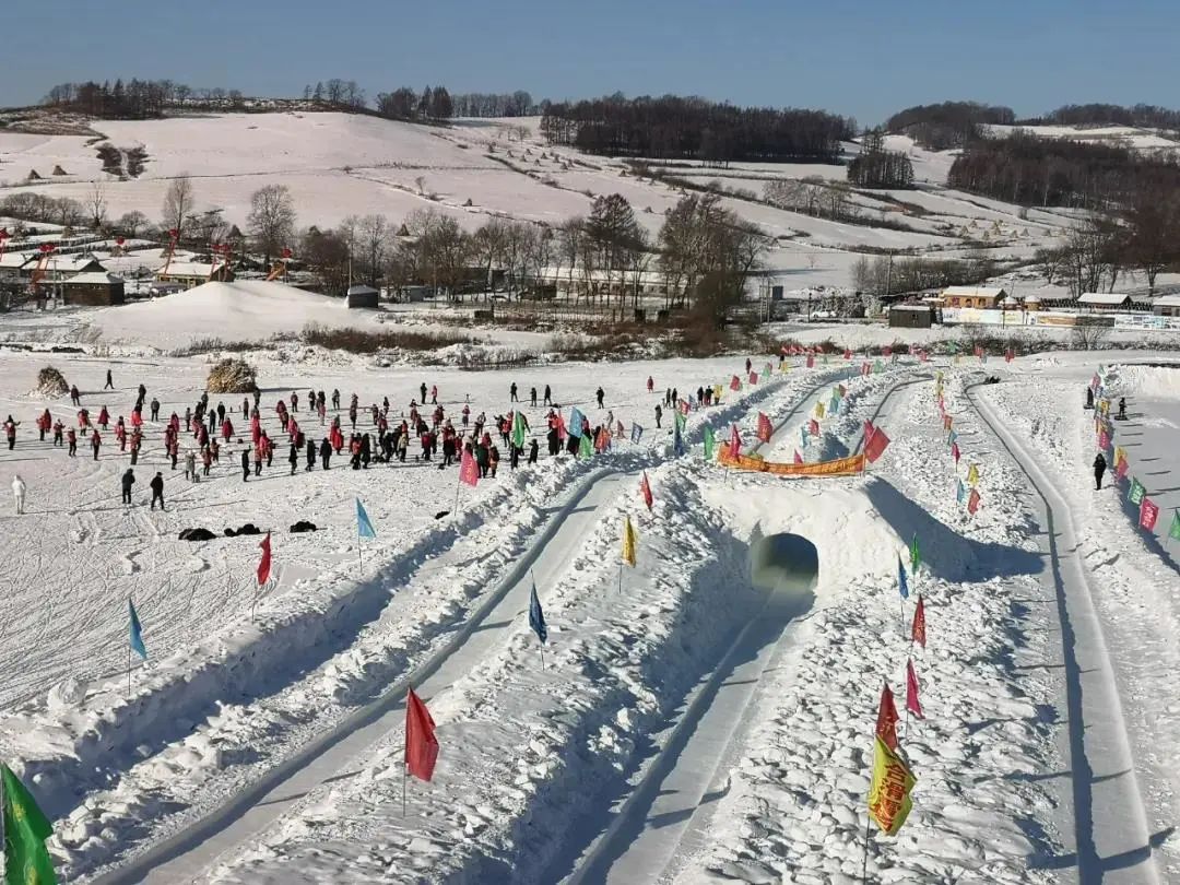 万科松花湖度假区雾凇冰雪节,吉林万科松花湖滑雪场旅游