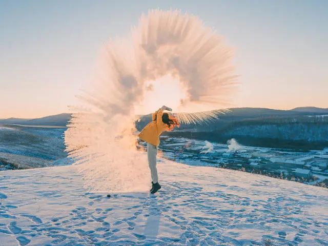 万科松花湖度假区雾凇冰雪节,吉林万科松花湖滑雪场旅游