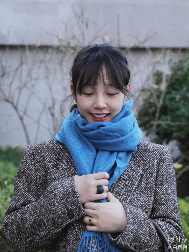 配饰狂|程潇的大牌围巾，logo特大但不显老