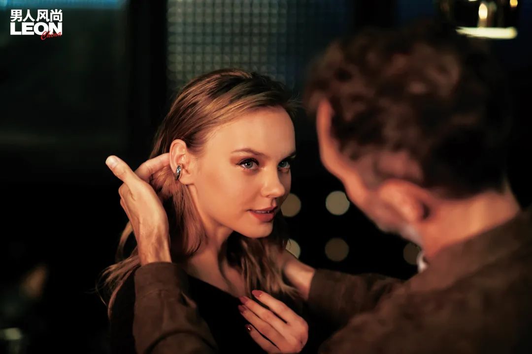 没有女人能拒绝一辆豪车,没有女人能拒绝香水