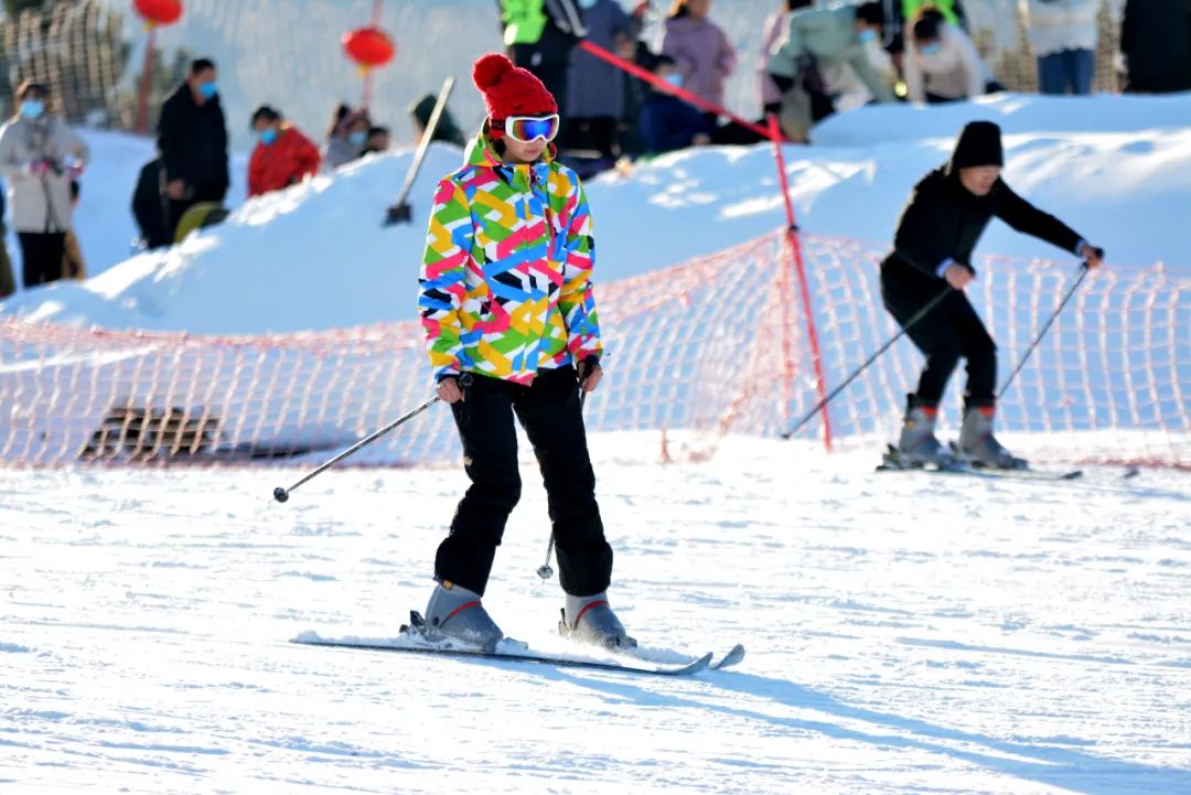 热雪燃冬相约五莲山滑雪场,来延庆玉渡山体验冰雪的乐趣