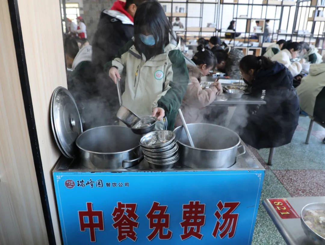 为了“暖起来”这件事儿，他们秀出了“十八般武艺”……