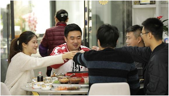 疫情期间年夜饭有新吃法,疫情期间年夜饭怎么样