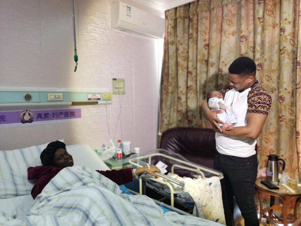 国外疫情爆发华人回国,国外疫情严重留学生回国