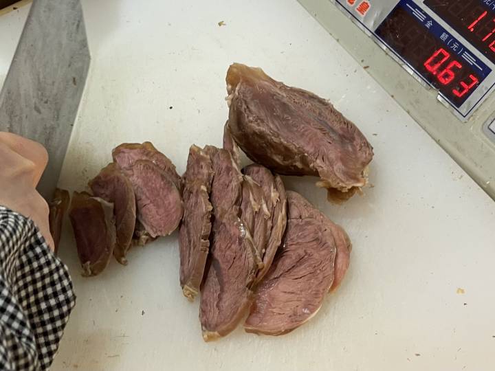 一天卖出1000斤牛肉,一天卖出几百斤牛肉