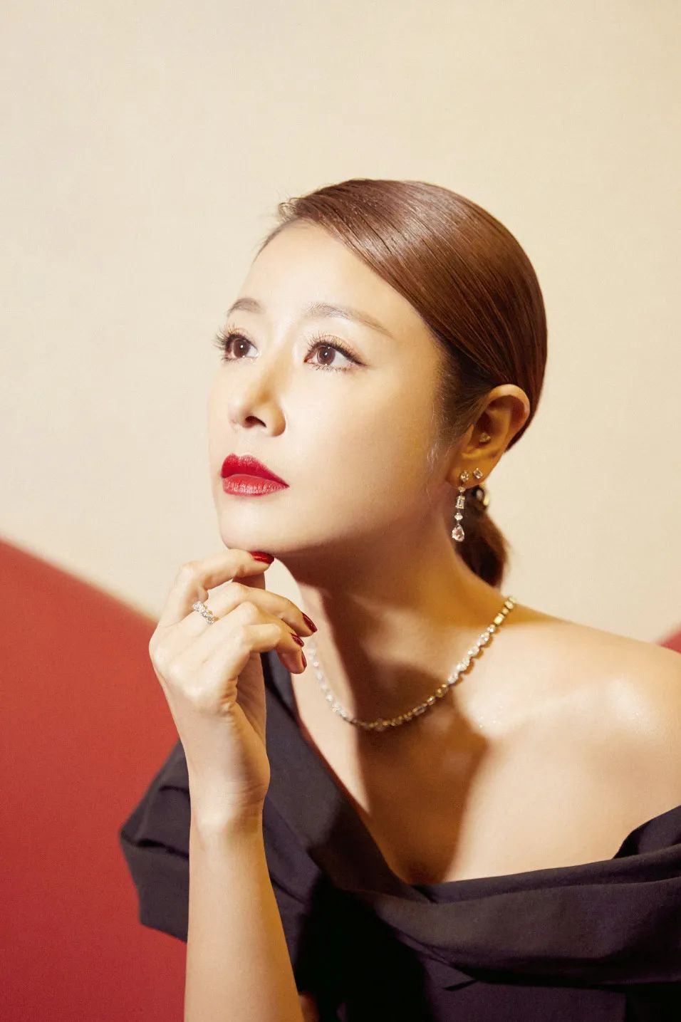 凭借不老神颜抢到男神45岁却难逃变老变丑的命运她到底做错了什么？