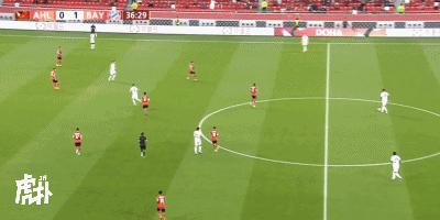 拜仁大胜巴萨莱万,莱万破门拜仁客场1-0领先