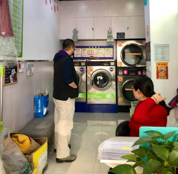 一元一分钟享受“五星级”自助烘洗服务，钦州北路上这家洗衣房惹人爱