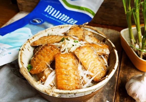 萝卜丝烧带鱼一上桌,萝卜丝煎带鱼