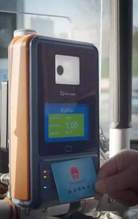 可在全国303个城市乘*交坐**通工具！山西这张卡，牛