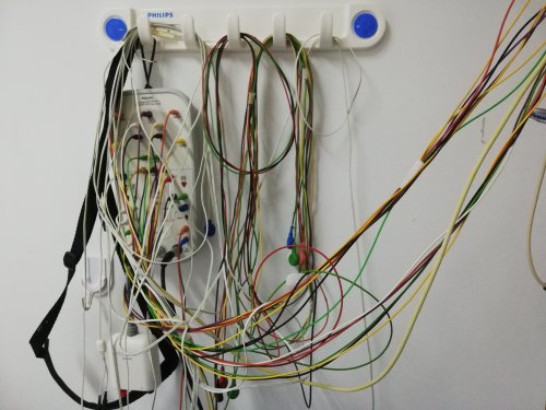 运动手环测睡眠准吗?实验对比专业睡眠监测看一看结论:手环就当简单的健康指导吧